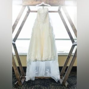 David’s bridal wedding dress